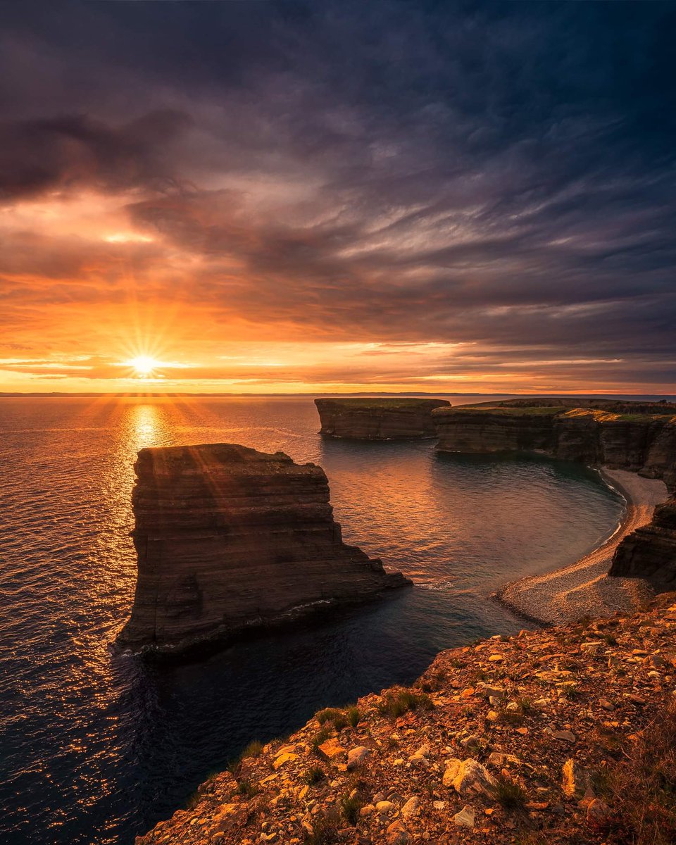gord_follett's tweet photo. Bell Island has got to be one of the most spectacular Coastlines in Newfoundland! Not only did I get to see this amazing coast, I got to experience one of the best sunsets of my life. The clouds were surreal and the light was gorgeous! #newfoundland https://t.co/WgfgqOsiLO