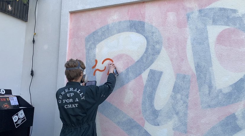 Whatsthesketch1's tweet photo. Art ❤️
@AltyArtsCltv @stutter_twitch @stamfordquarter
Come and see the lovely Oskar Witha.K at work ⬇️
#altrinchamartsfestival #artiswork #artintervention #cheshirelife #altrincham https://t.co/e4Y3VepYvC