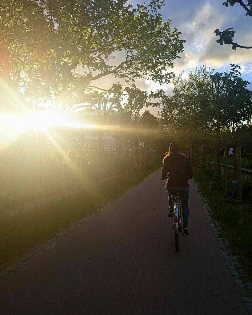 jsaravia's tweet photo. Sunset riding. (at Sopot, Poland)

https://t.co/7Q7w5U5tKL https://t.co/TbnEXdTVDf https://t.co/mhKM2yG7J6