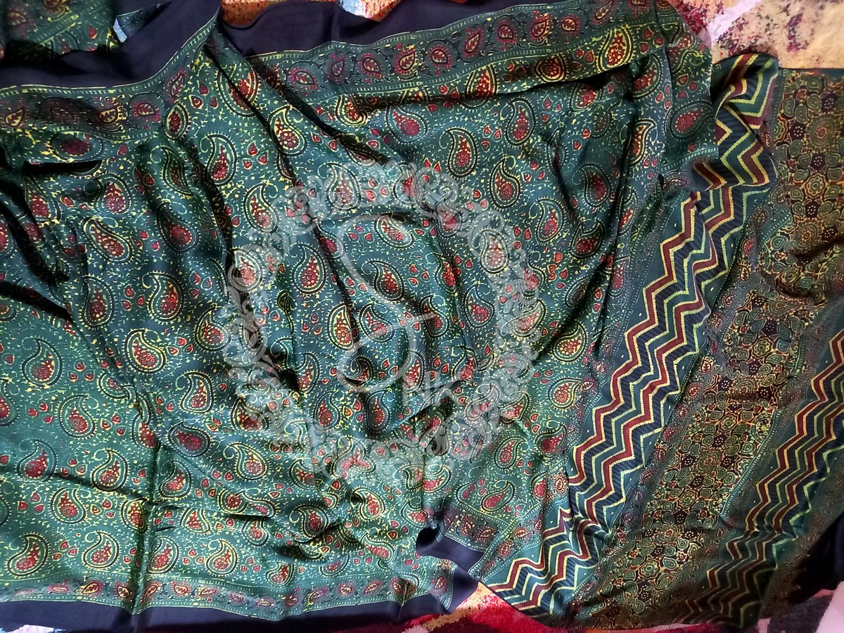 SBS88484229's tweet photo. 🌟🌟Ajrakh on Pure Modal Silk💙💙 

Price - Rs 3600/-🌟🌟

📌 To place order ~ please WhatsApp @ 8617799715

Free shipping across India

#studionakshikantha
#Ajrakh 
https://t.co/LAeEp0kLrT https://t.co/ITBan3W5Z2