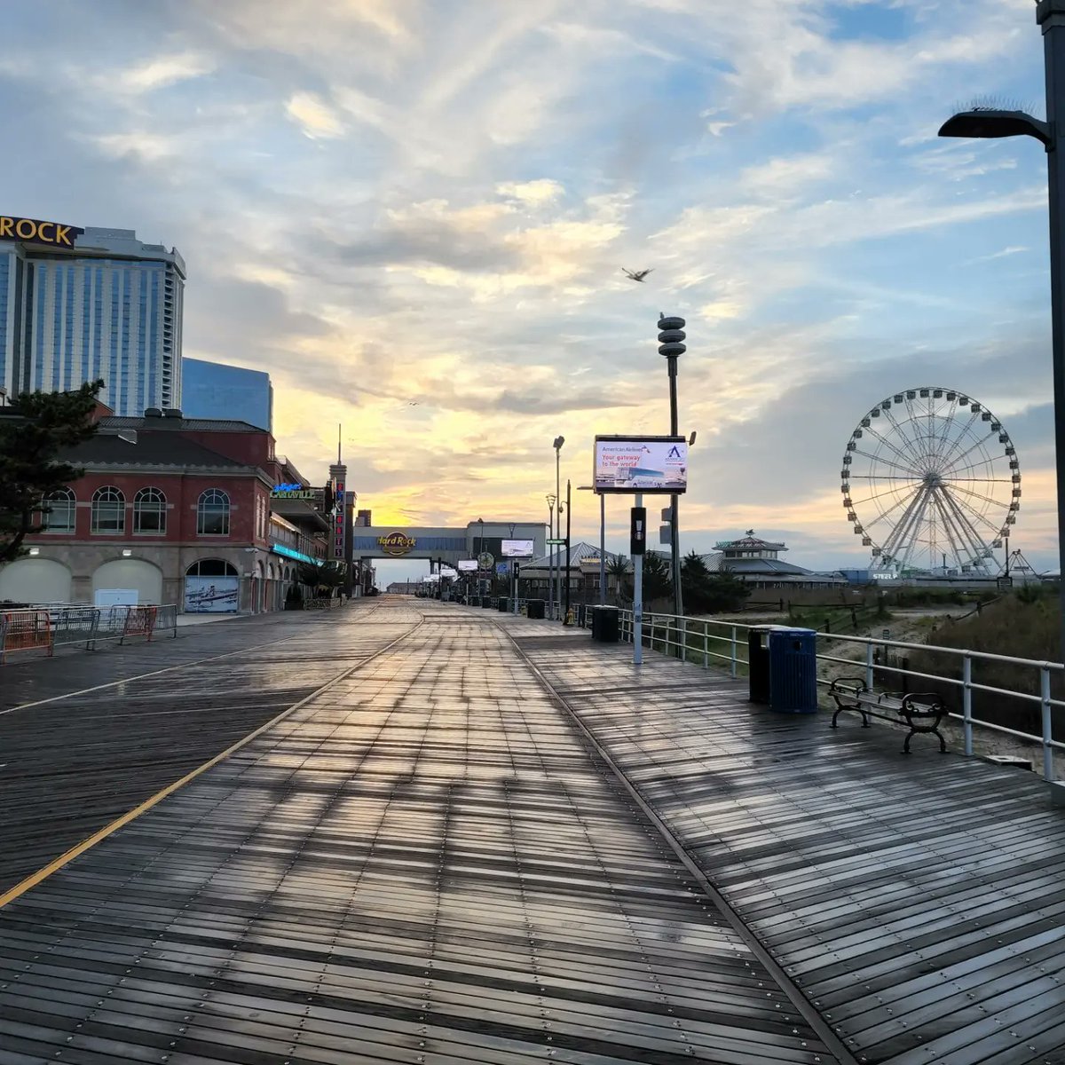 Eric_Morehouse's tweet photo. Got a few miles in on the Boardwalk in Atlantic City this morning!
#RunWithTheMarines
#SemperFidelis
#NeverForget
#LoveYouMom
#BMOORE
#WolfManRunning https://t.co/wwACB9p4z0