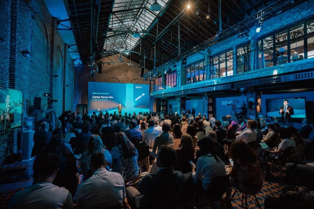 Like_Gonza's tweet photo. Muchas gracias  @BBVAInnovation 💙

Seguimos sumando en @civersia, @SuperialDex y próximamente lanzamiento con @AncoraPay.

Un placer conectar con otras personas como @jtortosa97, @Jaimeharrys entre otr@s. https://t.co/5e4LcCiRiI