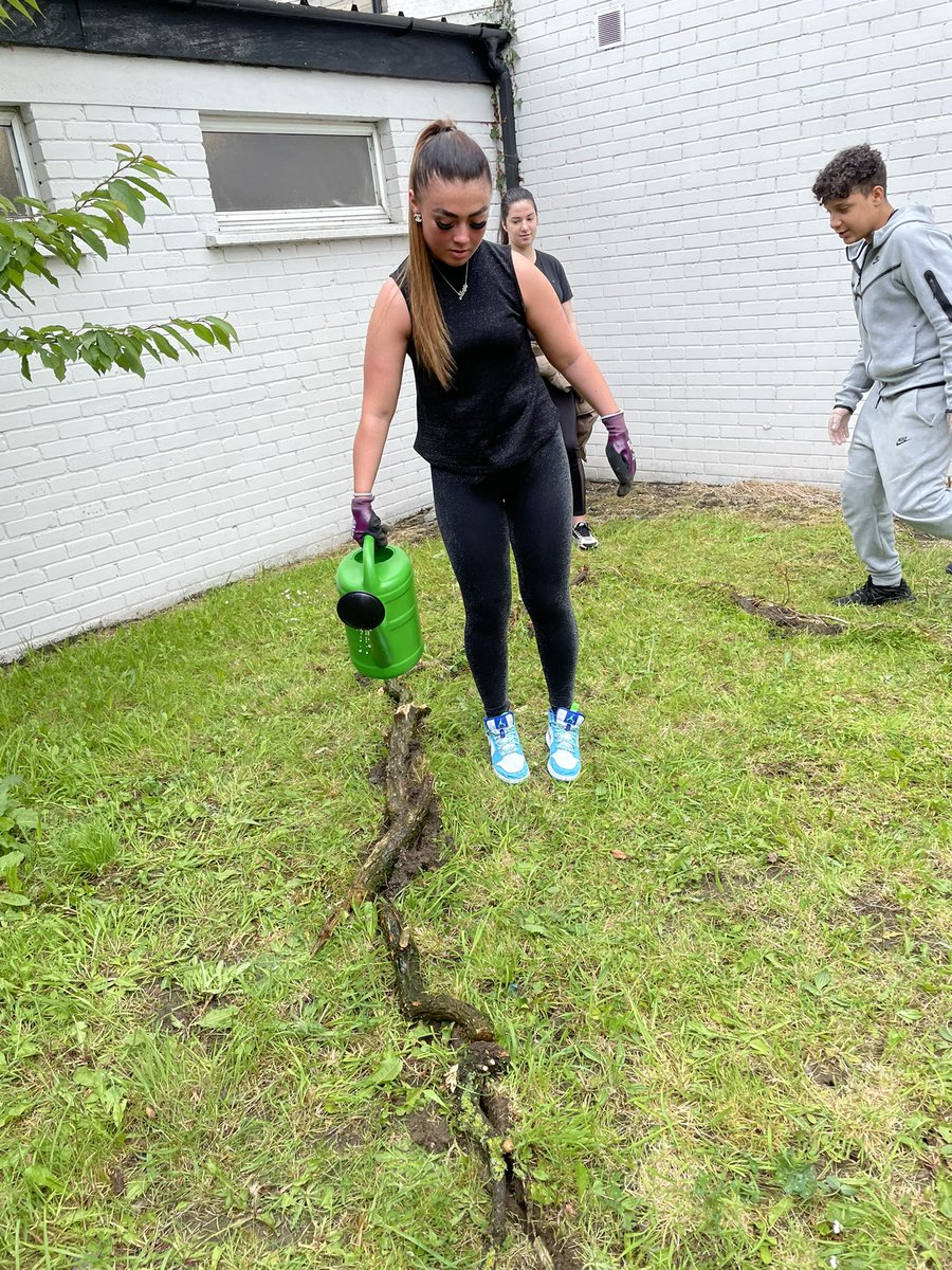 ballyfermotyou1's tweet photo. A fabulous morning getting some vitamin tree 🌲 with the brilliant Ash and Katherine from @pocketforests. Our students got to build their very own forest in our centre grounds. We will mind and cherish this new eco system 🌲🌲🌲 #Vitamintree https://t.co/V8qAN5TEd2