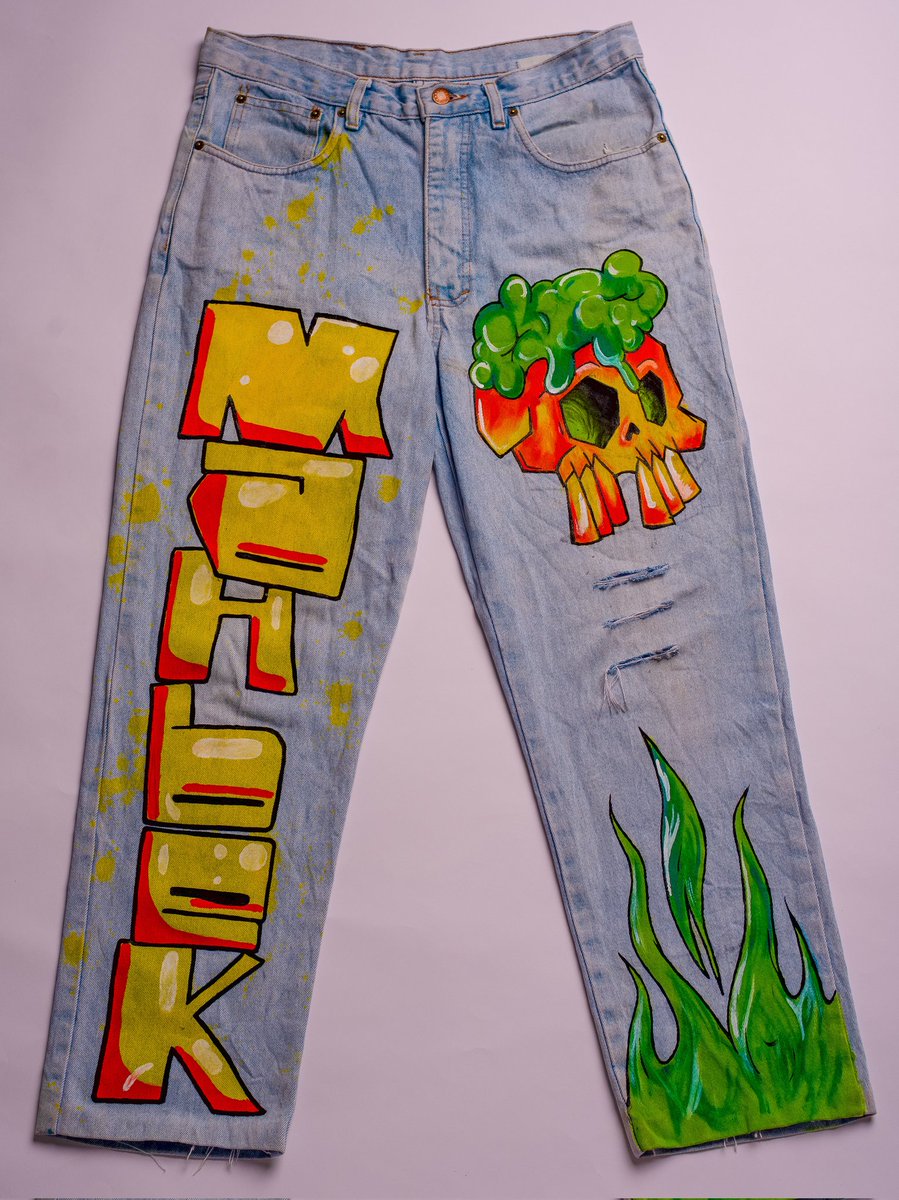 DONE & AVAILABLE..✅
hand painted/custom 👖🖌️🎨 by @Ermo_jie 
wa.me/+2348061424141 /HMU for 
PRICE & ORDER...
@skillfulidea @LouisVuitton @davido @PROMOTERS28