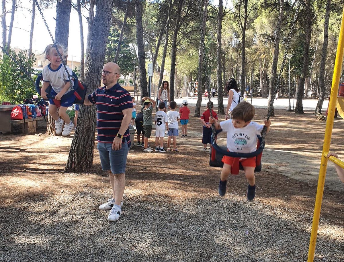 TPilarZgz's tweet photo. Excursión de Infantil!!!
Hemos ido todos juntos a El Temple a su gran parque y nos lo hemos pasado… GENIAL!! 
#Infantil #Excursión #ElTemple #FinDeCurso https://t.co/ldcmqDqXzO