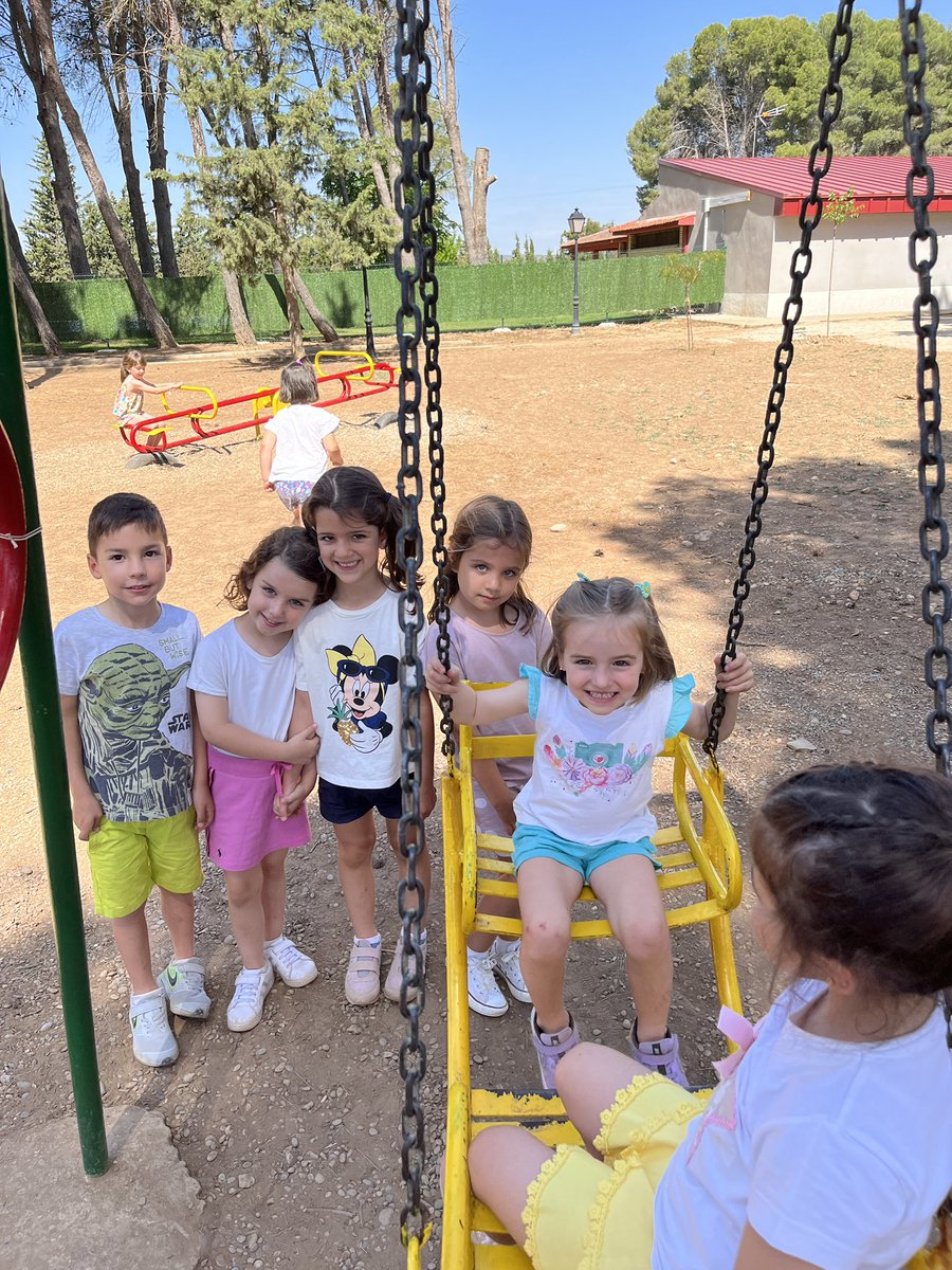 TPilarZgz's tweet photo. Excursión de Infantil!!!
Hemos ido todos juntos a El Temple a su gran parque y nos lo hemos pasado… GENIAL!! 
#Infantil #Excursión #ElTemple #FinDeCurso https://t.co/ldcmqDqXzO