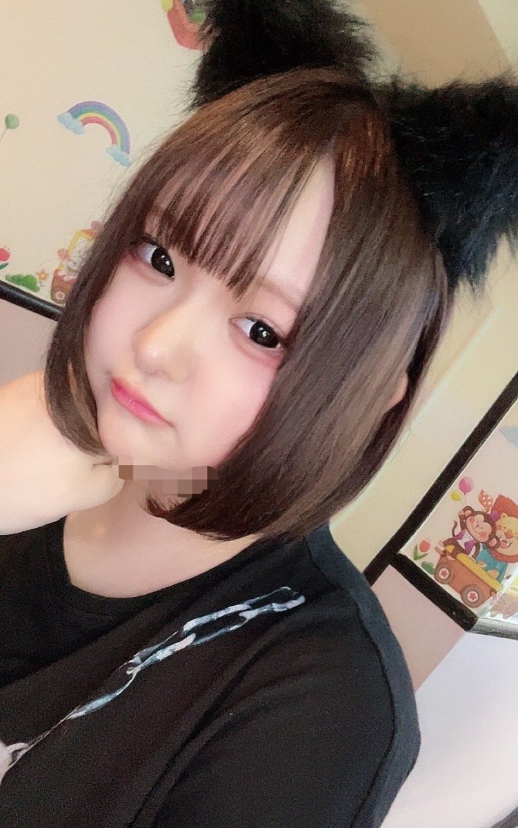 ログアウトしてます‼️
月初めかんぱいありがとうございます！

今日ははじめましてが多かった((●ﾟνﾟ)
会いに来てくれてありがとうございます❣️
みんな大好き😘

次は5日の眼鏡×制服イベント出勤です！
お待ちしてますね！ https://t.co/YcdZbhTopQ