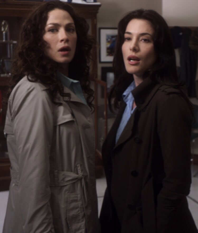 JaimemurrayD's tweet photo. In honour of pride month I will be posting all the lgbtqai moments of Jaime’s roles. Who doesn’t love H.G Wells? 🥰❤️🏳️‍🌈 #jaimemurray #warehouse13 #pride #lgbtqai #hgwells https://t.co/D3ZRUawUyW