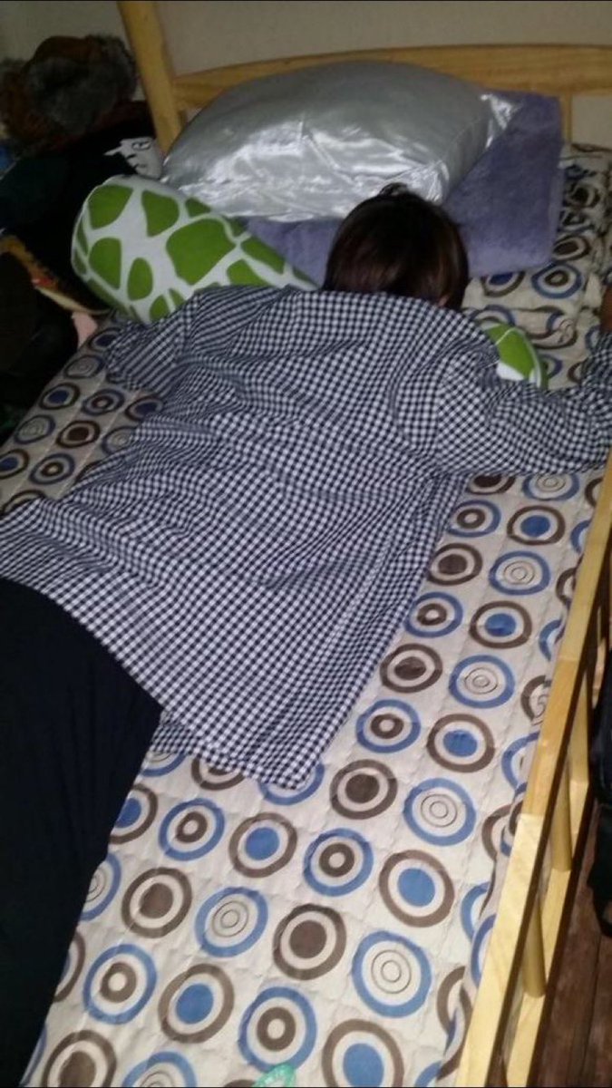 vminpinkie's tweet photo. HE WAS DOWNNNNNNNN https://t.co/gZ4JZ2zS3Q