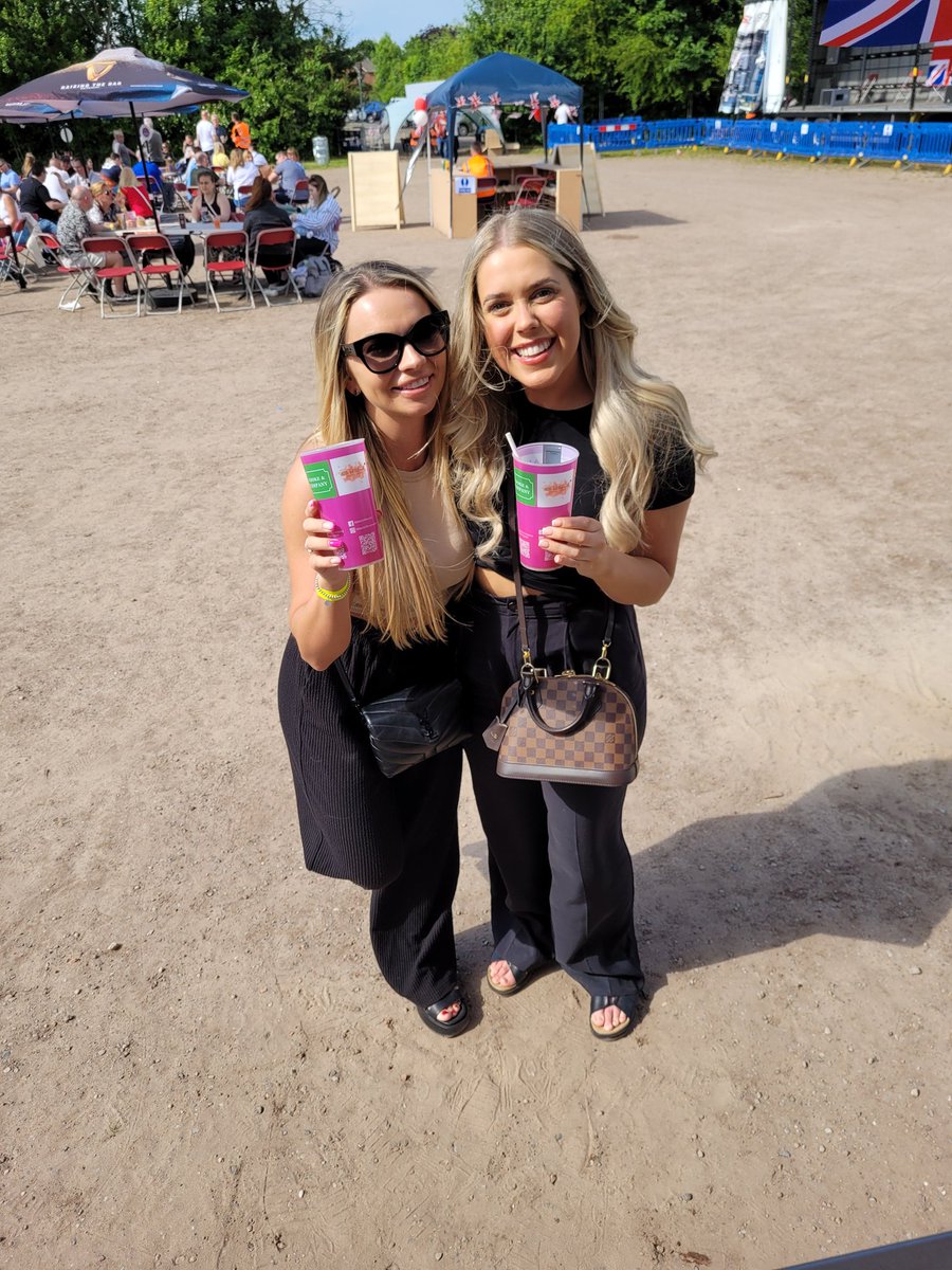 😍<a href="/LBDfood/">Little Bit Different Events & Catering</a> <a href="/LeighRUFC/">Leigh RUFC</a> @LeighFestival