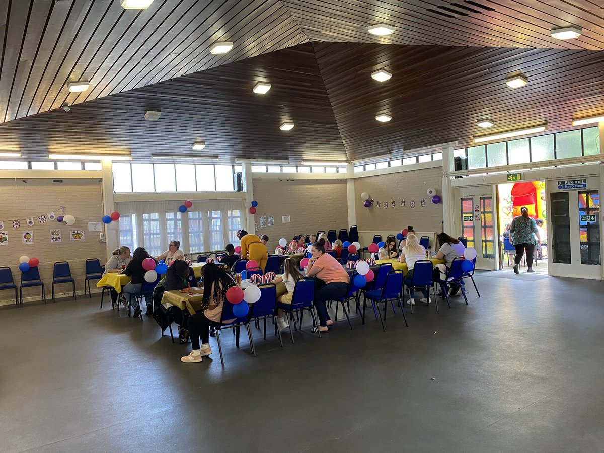 When #community comes together for the #HM70 #PlatinumJubilee  in #SouthBermondsey 

We do what we do for the kids, to ensure it’s a safe space, fun space &amp; smiles all round #SE16 #Bermondsey
 #smile