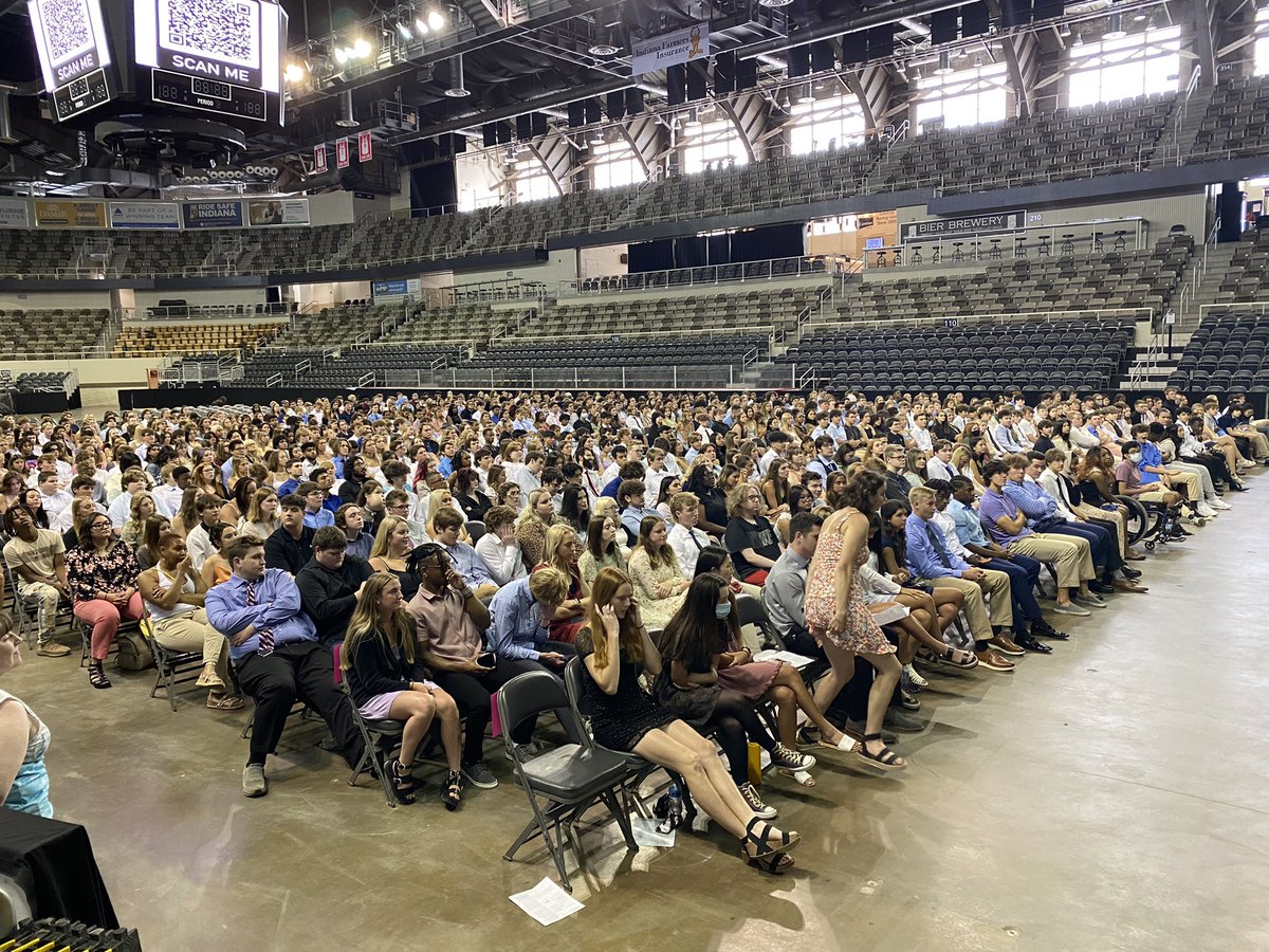 HSESchools's tweet image. In less than 24-hours, these students will officially be GRADUATES. We can’t wait for tomorrow. #PracticeMakesPerfect #RoyalsGrad22 #TigersGrad22 #Classof2022 @UrbanJason @HSEPrincipal