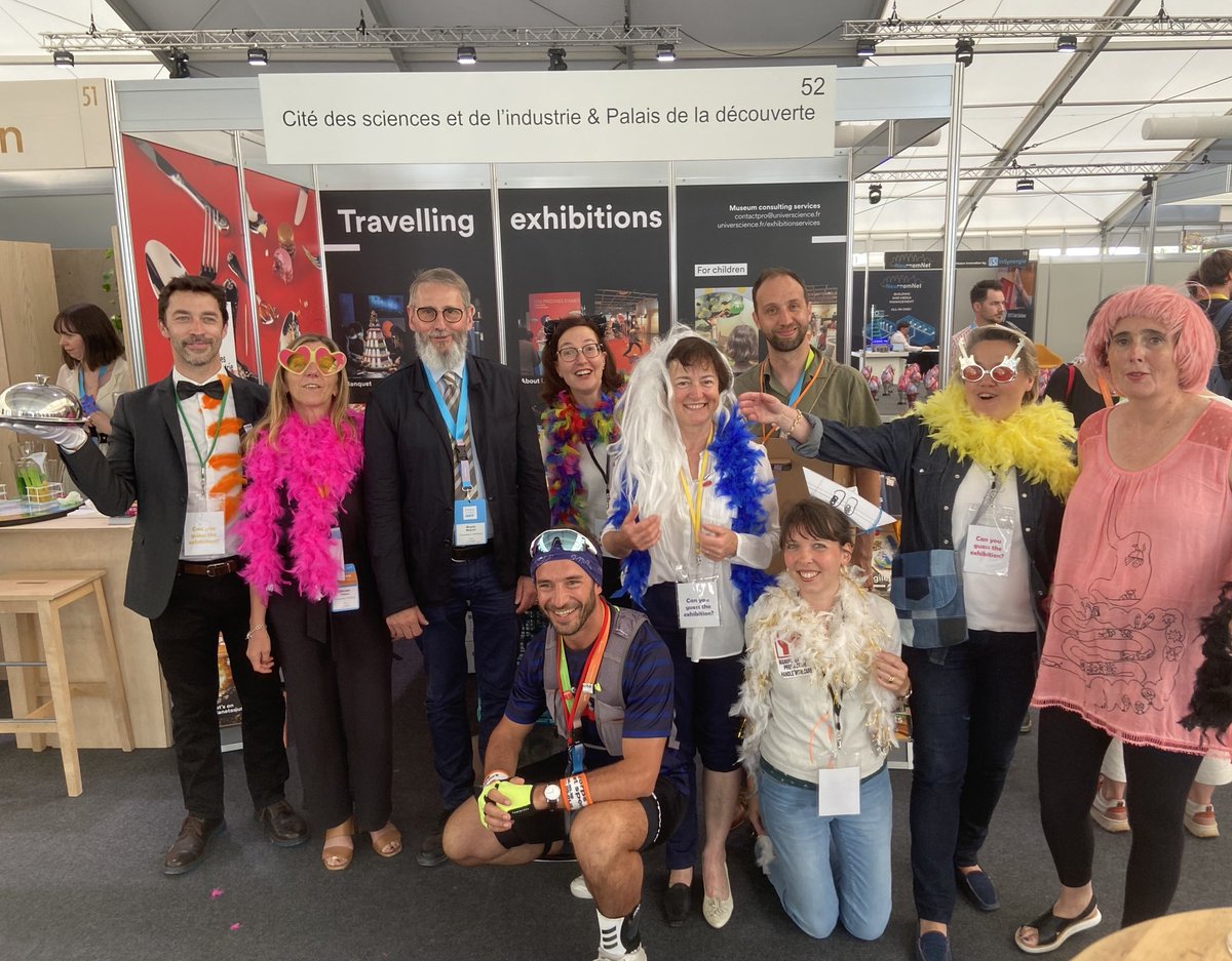 Sophie Biecheler (@sbiecheler) on Twitter photo L’équipe des expositions d’<a href="/universcience/">universcience</a> n’a pas manqué de créativité pour promouvoir ses expositions à l’export ! 👏 L’équipe des expositions d’<a href="/universcience/">universcience</a> n’a pas manqué de créativité pour promouvoir ses expositions à l’export ! 👏