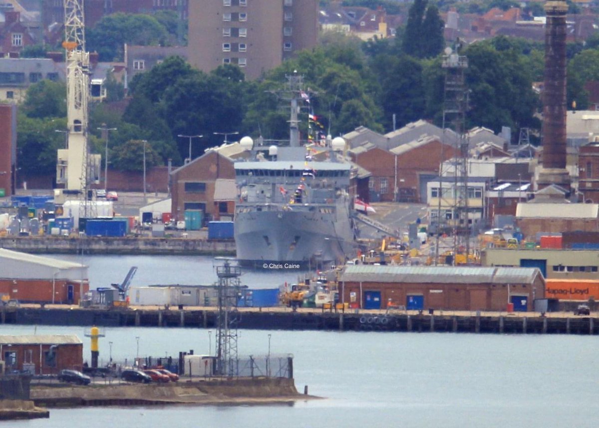 Despite being in reserve @HMS_Echo  Dressed Overall today. @NavyLookout @nato_news @RNPics_ @WarshipCam @AmzJS13