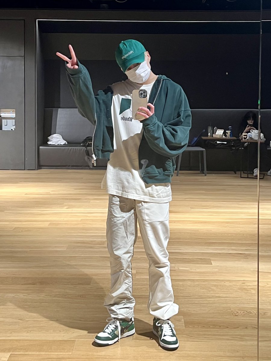official_yoon_'s tweet photo. 잘자고 내일 빵야tv에서 만나자구욧💙🌿💙🌿 https://t.co/JDS76F9D1S