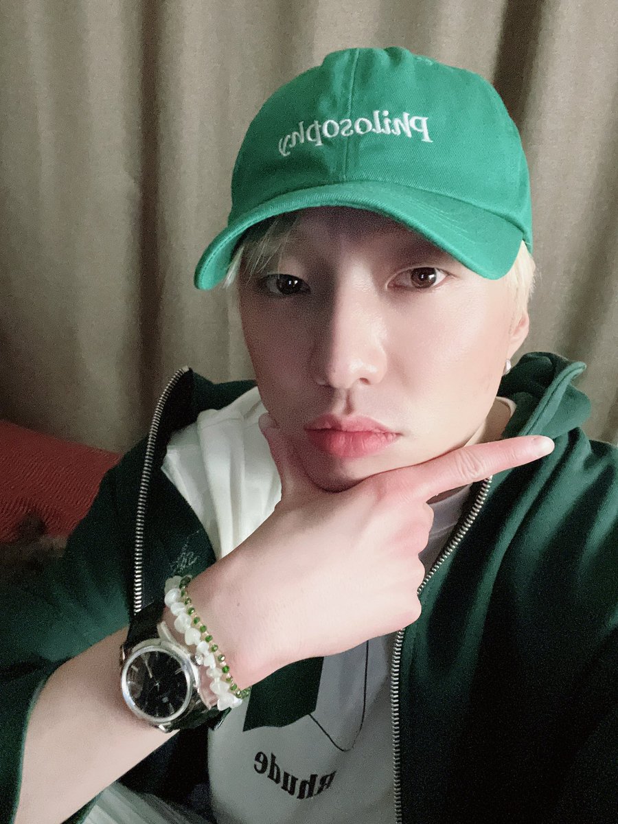 official_yoon_'s tweet photo. 잘자고 내일 빵야tv에서 만나자구욧💙🌿💙🌿 https://t.co/JDS76F9D1S