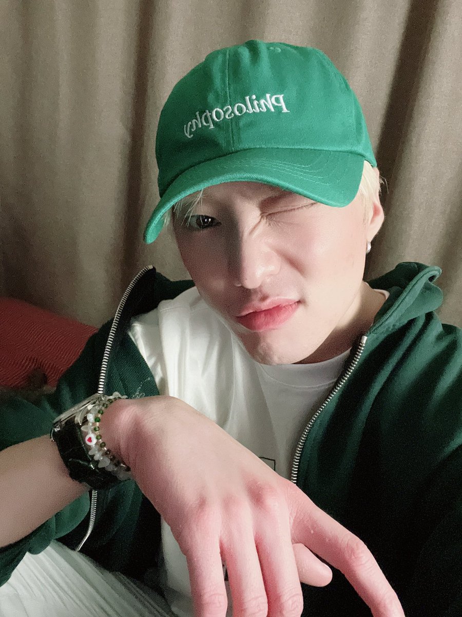 official_yoon_'s tweet photo. 잘자고 내일 빵야tv에서 만나자구욧💙🌿💙🌿 https://t.co/JDS76F9D1S