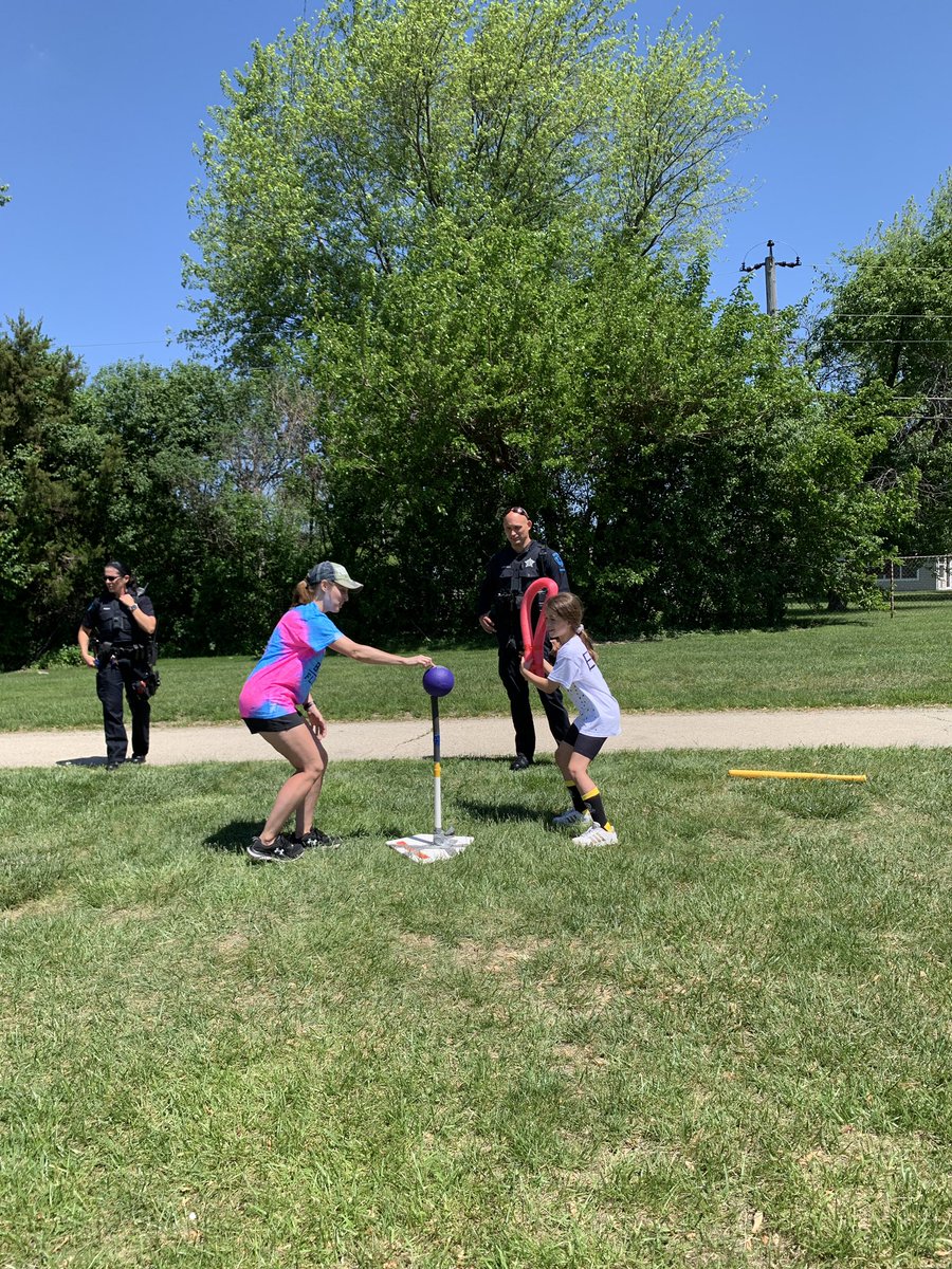 ms_pecoraro's tweet photo. Thank you @BloomingdalePD for playing Bonkerball with us! @D13Jaguars #leadlikeajaguar https://t.co/lQ0FEQ50fW