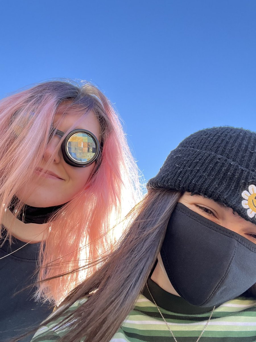 aimseytv's tweet photo. WE HAVE COOL GOGGLES https://t.co/D6aWxikTo7