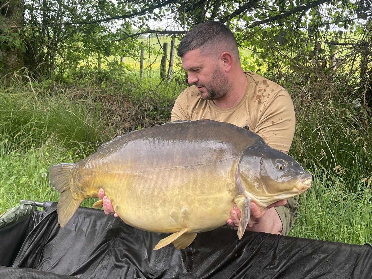 matt_duce1980's tweet photo. 53lb 10oz from my last session, over the moon with this and ended a great session, 5oz short of my Pb. Core baits CB4 doing the do as always ๐๐ผ๐๐ผ @CoreBaits_uk #neverfails #carpfishing https://t.co/FiIwSaUeC8