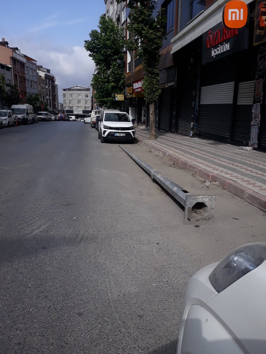 Artık bu aydınlatma direğini kaldırsanız diyorum. <a href="/bedaskurumsal/">BEDAŞ</a> <a href="/BEDASDestek/">BEDASDestek</a> <a href="/sultangazibeled/">Sultangazi Belediyesi 🇹🇷</a>