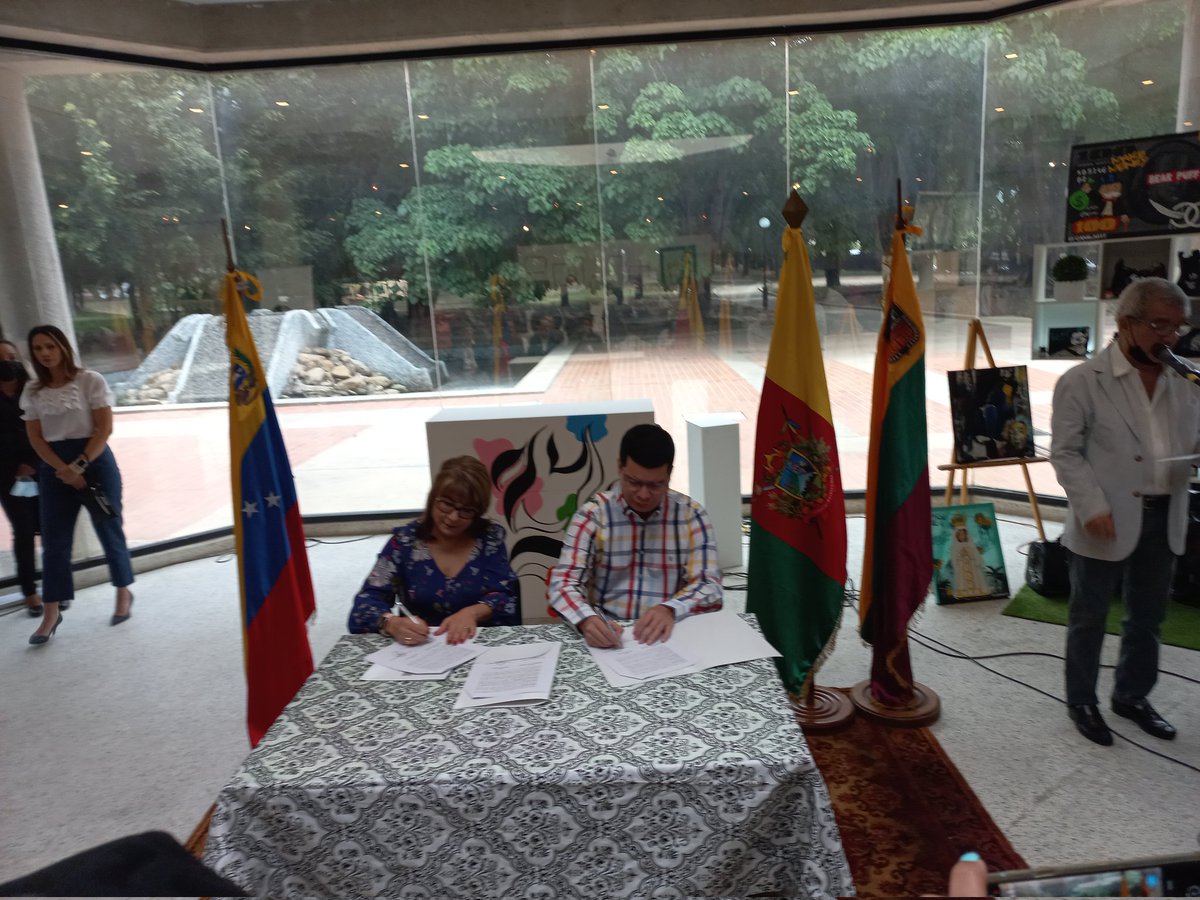 #Ahora La <a href="/UCarabobo/">Universidad de Carabobo</a> firma convenio marco de apoyo interinstitucional con la @alc_valencia que se compromete con la rehabilitación de la <a href="/GaleriaBS/">Gal. Braulio Salazar</a> y la plaza Fabián de Jesús Díaz, donde se realizará la 19° edición de la <a href="/Filuc_oficial/">Filuc</a> del 3 al 6 de noviembre.