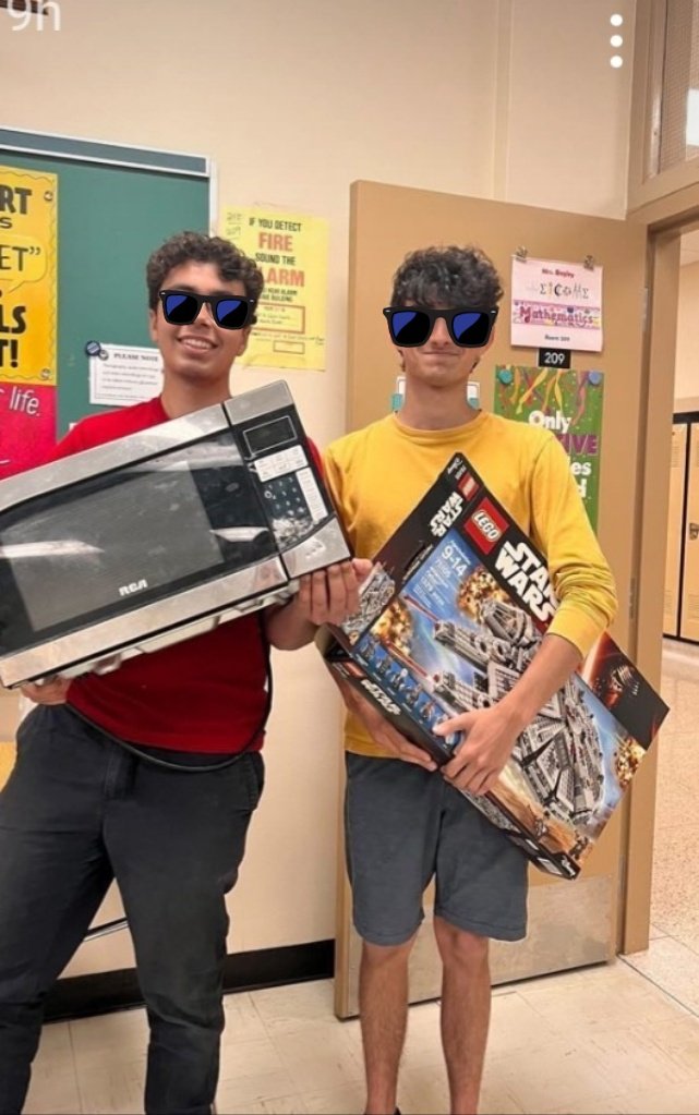 MissKornacki's tweet photo. "Anything but a backpack" spirit day! These students make me laugh! 😆 https://t.co/I2jIh3HaFq