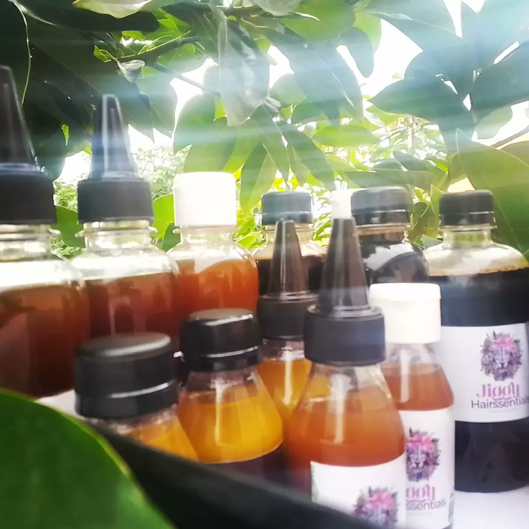 _AprilX_'s tweet photo. Hello Guys, I'm J.T and Im a Hair Food Chef. I make oils and Shampoo for Men, Women and Children. Please follow my business page @hair4jiggy_ 🥹🥹 &amp; kindly retweet as the spirit leads. Blessings ❤️🙏 https://t.co/hPgAirVLa4