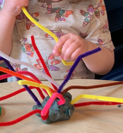 NHplaybased's tweet image. We recently hosted a workshop for staff at The Children's Place &amp;amp; Parent Education Center and teachers have been transferring their knowledge to practice by creating invitations and provocations that promote play-based learning &amp;amp; the 6Cs! #playbasedlearning #ECE #intentionality