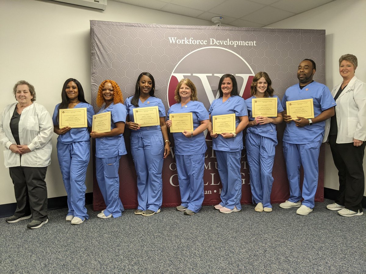 KeciaForehand's tweet photo. Wallace Community College loves to celebrate our graduates! Our Medication Assistant students graduated last night and we could not be more proud!Congratulations and good luck on your upcoming certification exam!! @wccdothan @WFDWallace @ACCS_Education @sealaworks https://t.co/tibIyw6vsE