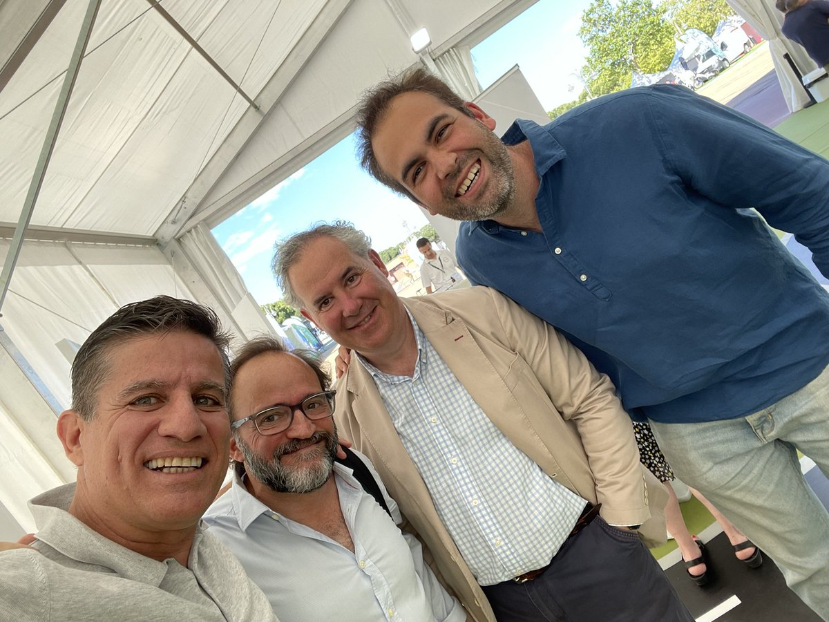 Con José Ramón Pérez CEO <a href="/eSmartIT_/">eSmartIT</a> , Juan Aguilar Durán <a href="/LasRozasInnova/">LasRozasInnova</a> Víctor García de Paredes CEO <a href="/CloudAPPi/">CloudAPPi</a> y nuestro CEO <a href="/RafaGarciaPlata/">Rafael García-Plata</a> en El II Encuentro Empresarial de <a href="/LasRozasInnova/">LasRozasInnova</a> en @feriamogy #startups, networking soluciones sostenibles, #smartcities, #Energia...