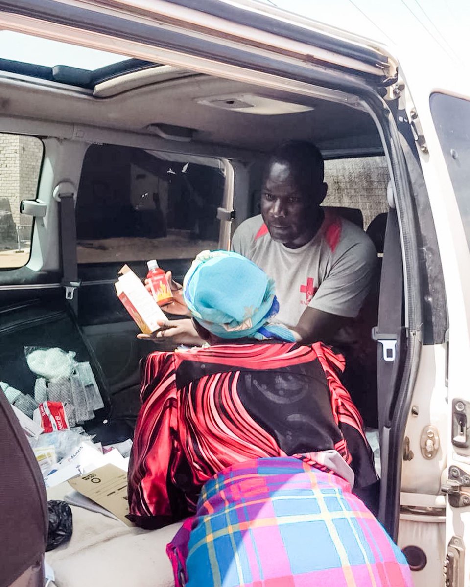 Engeye's tweet photo. Engeye continues to provide outreach to their patients who can’t travel to the clinic. This includes delivering important medications to those in need. The Engeye ambulance/van allows the team to provide care to their most vulnerable patients. @Engeye #outreach🚐 #homevisits https://t.co/xKk2SWD9Gm