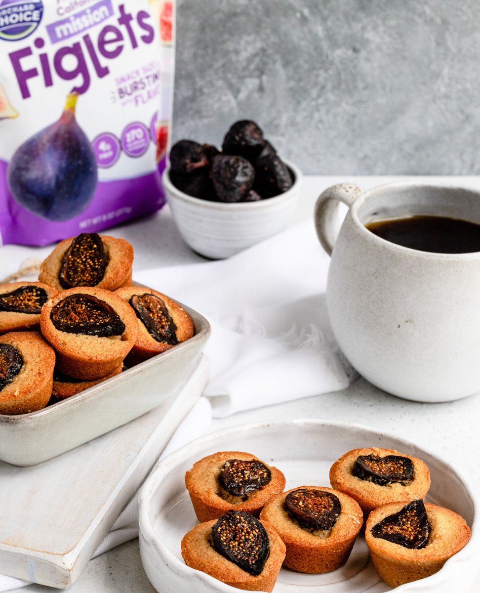 What are you #baking this weekend? Try Fig Financiers, tender little almond cakes topped with slices of mission #figs.

Get the @bakesbybrownsugar recipe: bit.ly/3m2YXQi