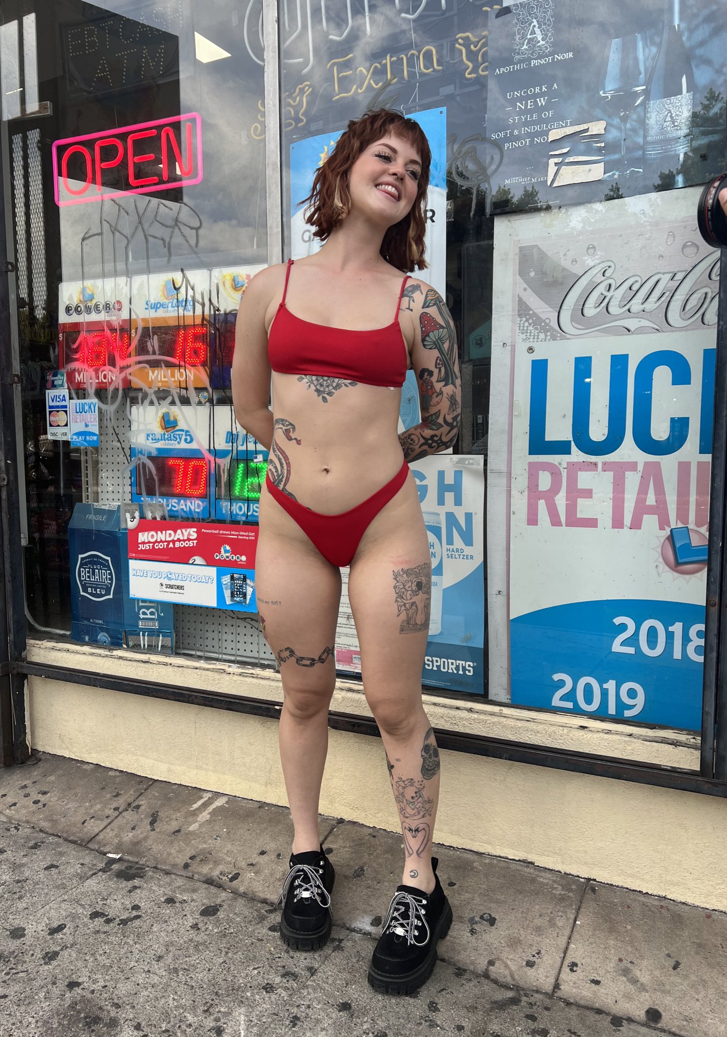 Sidney Summers on Twitter: "eye contact w strangers >>>> https://t.co/KGLWlhBnLa" / Twitter