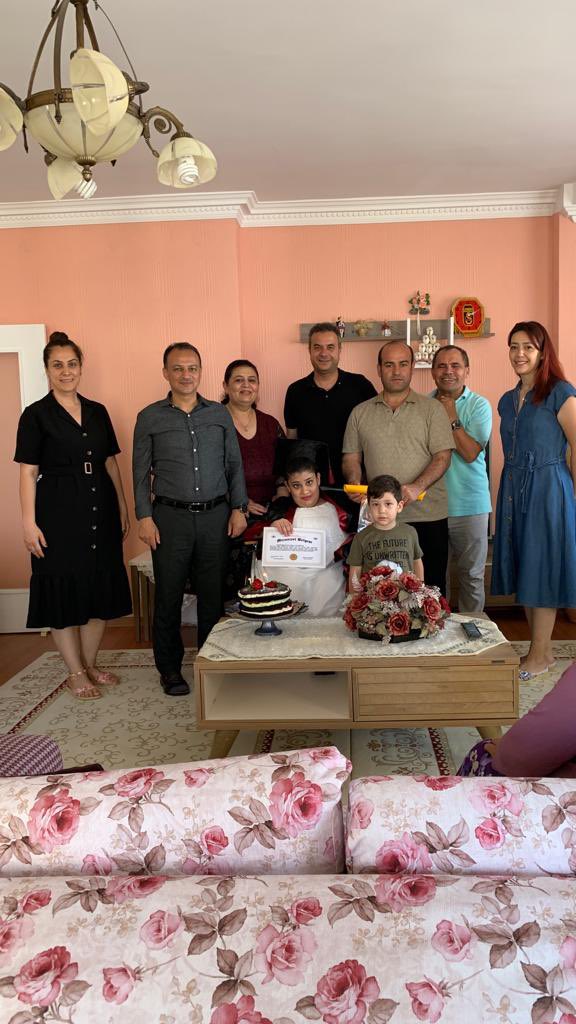 Hüseyin Polat Özel Eğitim Uygulama Okulu (@hpolatozel) on Twitter photo #EvdeEğitim öğrencimizin mezuniyet törenini İlçe Müdürümüz <a href="/necmidinc/">M.Necmeddin Dinç</a> şube Müdürümüz <a href="/yenimebmer/">ibrahim yılmaz</a> ve öğretmenlerinin katılımıyla gerçekleştirdik.
<a href="/MebOrgm/">Özel Eğitim ve Rehberlik Hiz. Genel Müdürlüğü</a> <a href="/varmik/">Prof.Dr.Kemal Varın Numanoğlu</a>
@Cemal_Ozdemir67 <a href="/MersinMEM/">Mersin İl Millî Eğitim Müdürlüğü</a> <a href="/AdemKoca46/">Adem Koca</a> <a href="/yenisehirmem_33/">Yenişehir İlçe Milli Eğitim Müdürlüğü</a> <a href="/byrmdmn21/">Bayram Duman</a> <a href="/MikailEREN33/">Mikail EREN</a> <a href="/UgurCan780412/">Uğurcan GÖÇER</a> <a href="/sebahattinkhrmn/">Sebahattin KAHRAMAN</a> #EvdeEğitim öğrencimizin mezuniyet törenini İlçe Müdürümüz <a href="/necmidinc/">M.Necmeddin Dinç</a> şube Müdürümüz <a href="/yenimebmer/">ibrahim yılmaz</a> ve öğretmenlerinin katılımıyla gerçekleştirdik.
<a href="/MebOrgm/">Özel Eğitim ve Rehberlik Hiz. Genel Müdürlüğü</a> <a href="/varmik/">Prof.Dr.Kemal Varın Numanoğlu</a>
@Cemal_Ozdemir67 <a href="/MersinMEM/">Mersin İl Millî Eğitim Müdürlüğü</a> <a href="/AdemKoca46/">Adem Koca</a> <a href="/yenisehirmem_33/">Yenişehir İlçe Milli Eğitim Müdürlüğü</a> <a href="/byrmdmn21/">Bayram Duman</a> <a href="/MikailEREN33/">Mikail EREN</a> <a href="/UgurCan780412/">Uğurcan GÖÇER</a> <a href="/sebahattinkhrmn/">Sebahattin KAHRAMAN</a>