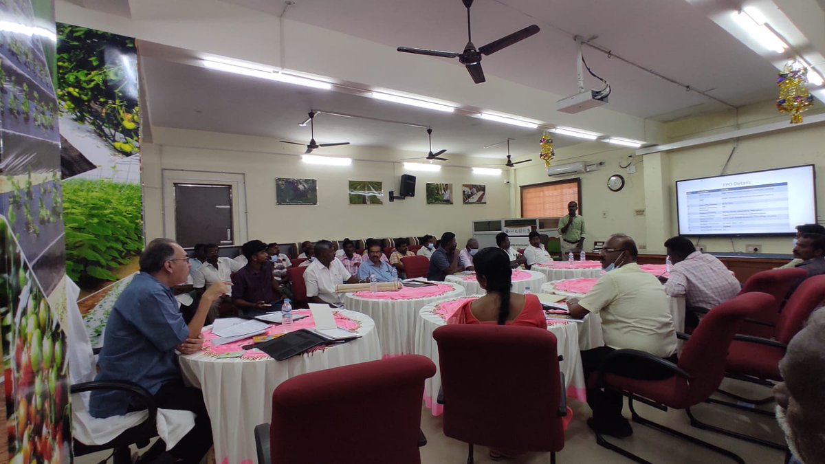 NABARD_MABIF's tweet photo. NABARD MABIF participated in the event conducted in Centre of Excellence for Vegetables, Reddiyarchatram, Dindigul.
The meeting was presided over by Dr. Abilakash Likhi, Additional Secretary, Ministry of Agriculture &amp; Farmers welfare, Govt. of  India.
#mabif #nabard #tnau https://t.co/pOz6cEjno6