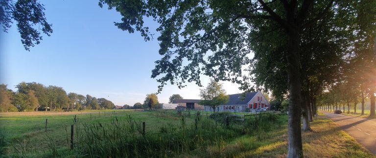 Op 9 juli organiseert het Boerderijenfonds de bijeenkomst Boerderijen hebben de toekomst!, een informatiemarkt over herbestemmen en verduurzamen van historische boerderijen. Zie boerderijenfonds.nl/aankondiging-9…