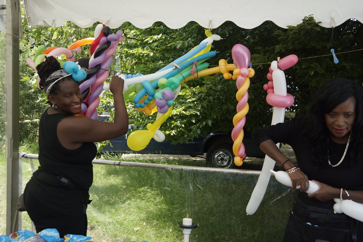 BrockleyMax's tweet photo. Who's ready for Art In the Park? Facepainting, workshops, stalls, food, music, and lots more! Oh, and there's a special theme...
#BMax2022 #WeAreLewisham #LBOC #ScopsArtsTrust #Lewisham2022 #AwardsForAll #LetsCreate #CreativeJubilee #LottoGoodCauses #PlatinumJubilee https://t.co/cgHnifuxyK