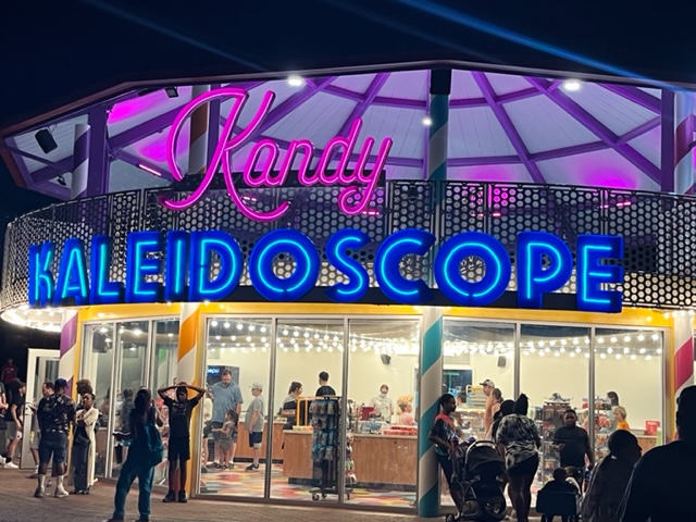 VegelyW's tweet photo. #Fabfriday is #Fabrication Friday and if you're going to @Kenny_Kangaroo this weekend don't forget to stop by the all NEW #KandyKaleidoscope for all your favorite candy and treats! #webuild #steel #welders #fabshop #kennywwod #amusmentpark #Benddontbreak #welderslife #local #pgh https://t.co/FPqyPt6QM9