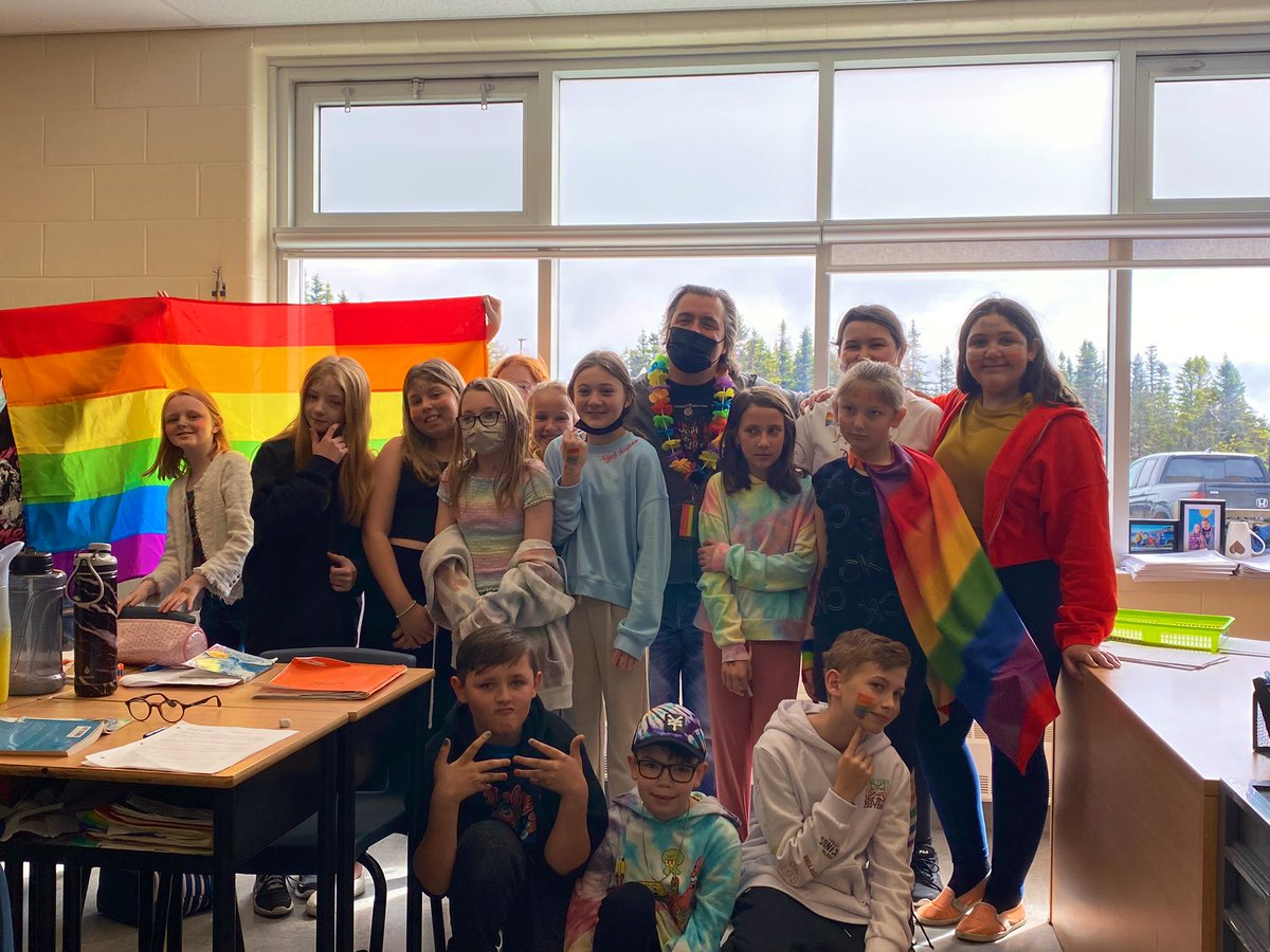 Pride Day for 5E at JRI!
<a href="/JuniperRidgeNL/">Juniper Ridge Int</a> @SISNLESD <a href="/NLESDCA/">NLESD</a>