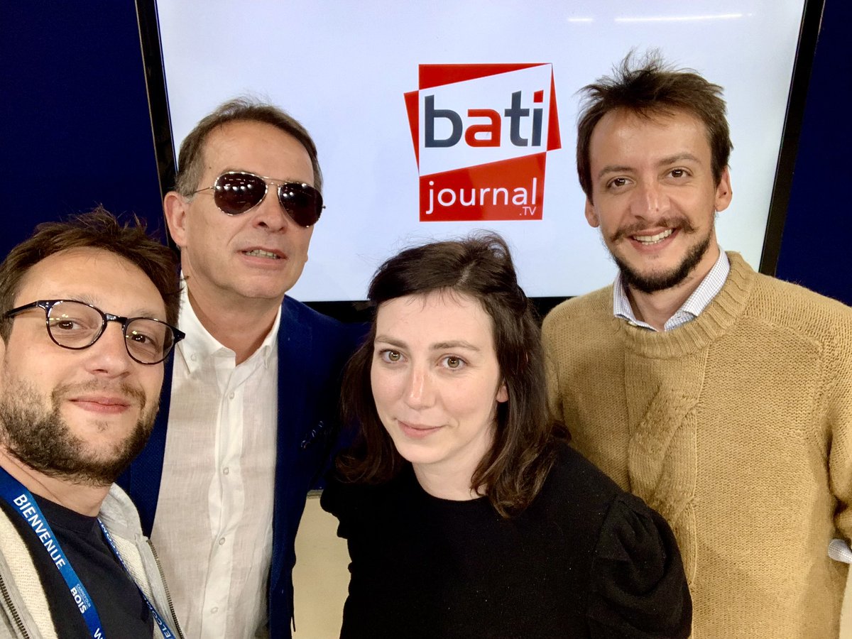 PlanRapproche's tweet photo. Fin de tournage sur le plateau de batijournal TV au Carrefour International du Bois. 
Bravo à toute l’équipe pour ces 3 jours et ces 22 émissions réalisées :
Stéphane à l’animation
Oriane à l’organisation et au suivi de production
Matthieu aux caméras 
Nicolas à la réalisation. https://t.co/sC5Wb8SJqZ