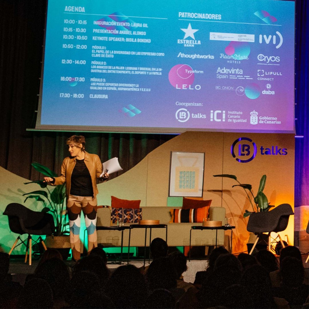 AdevintaSpain's tweet photo. Con motivo del #PrideMonth2022, queremos recordar nuestro patrocinio en la tercera jornada de LB Talks 2022 (@lb_talks) bajo el lema ‘Construyendo fuera del papel’ ☂️
En #AdevintaSpain, ponemos en valor lo que nos hace únicos/as.
¡Feliz #MesDeLaDiversidad ! 🧡💛💚💙💜
#LBTalks https://t.co/t1YKVdxGk7