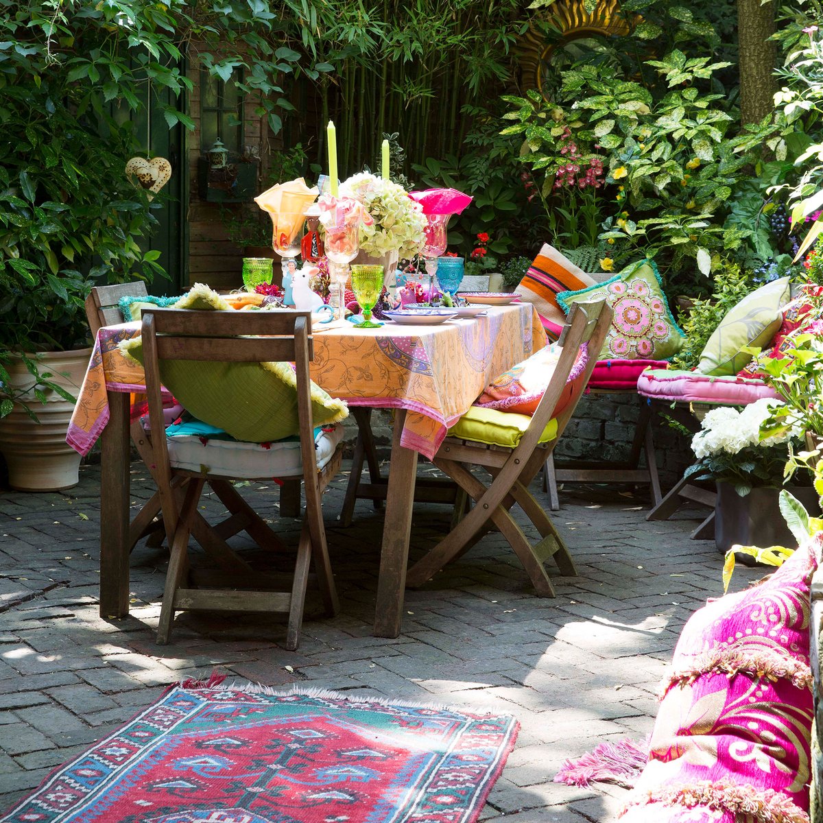 oclvision's tweet image. 32 garden party ideas for outdoor entertaining:  #gardenparty #thingstodooutside #gardeningtips ow.ly/gVoq30siZ6V