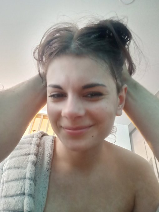 who likes sex outside on the balcony? so that all the neighbors see and envy? 😁😁😁 https://t.co/ODOci<a href="/tag/%D0%BD%D0%BE%D0%B2%D0%B0%D1%8F%D0%B0%D0%B2%D0%B0%D1%82%D0%B0%D1%80%D0%BA%D0%B0"class="tags"><span>#новаяаватарка</span></a>