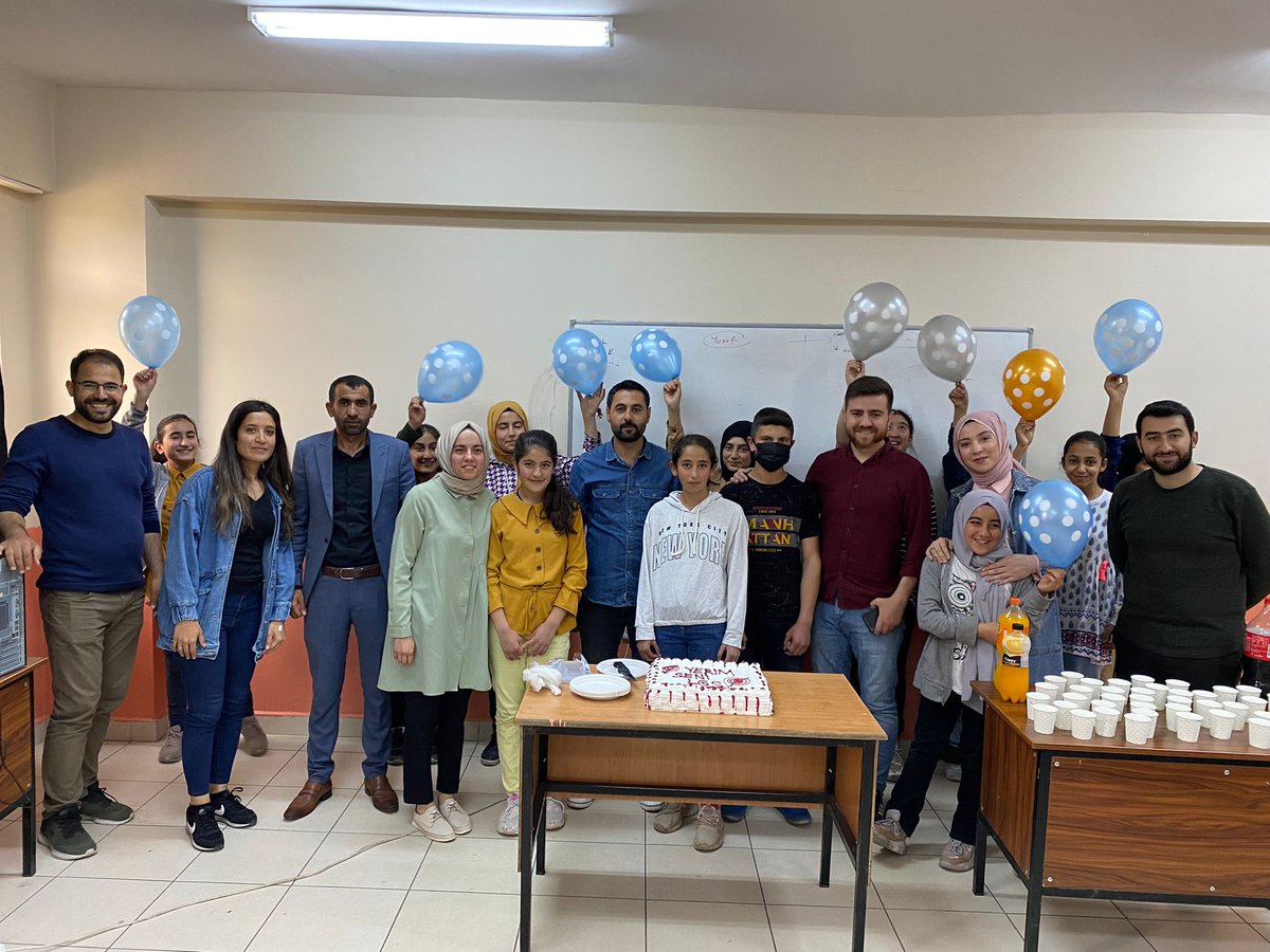 cesimbayramort's tweet photo. Pazar günü yapılacak Liseye Geçiş Sınavı öncesi öğrencilerimizin motivasyonunu artırmaya  yönelik son etkinlik yapıldı. @hasan_kokrek @burhankurt04 @erol_isen @gzmgam9542 https://t.co/vnCy8IdkNy