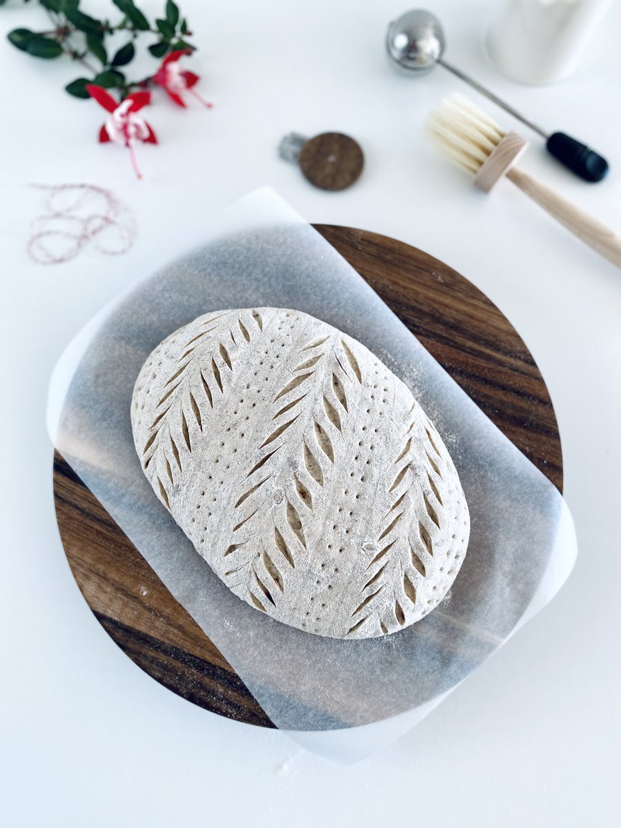 SourdoughFever's tweet photo. Malted Rye—Emmer Sourdough 👩🏻🍳🔆🌾
Check my Insta account for scoring tutorial 🤍
#whiskfever #realbread #breadscoring #breadart #emmer #rye #wheatstalks
#sourdough #artisanbread #tasty #homebaking #baker #levain #eathealthy #homemadebread #yummy #chleb https://t.co/Kkq1nkxIaC