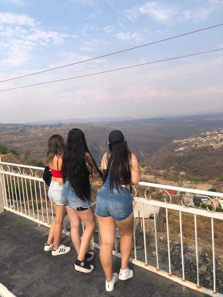 TacoDeHojo's tweet photo. Viernes de #putishort
#piernas #piernasricas #Piernalgona #Piernalgotas #putinovias https://t.co/5KUJqo0c1R