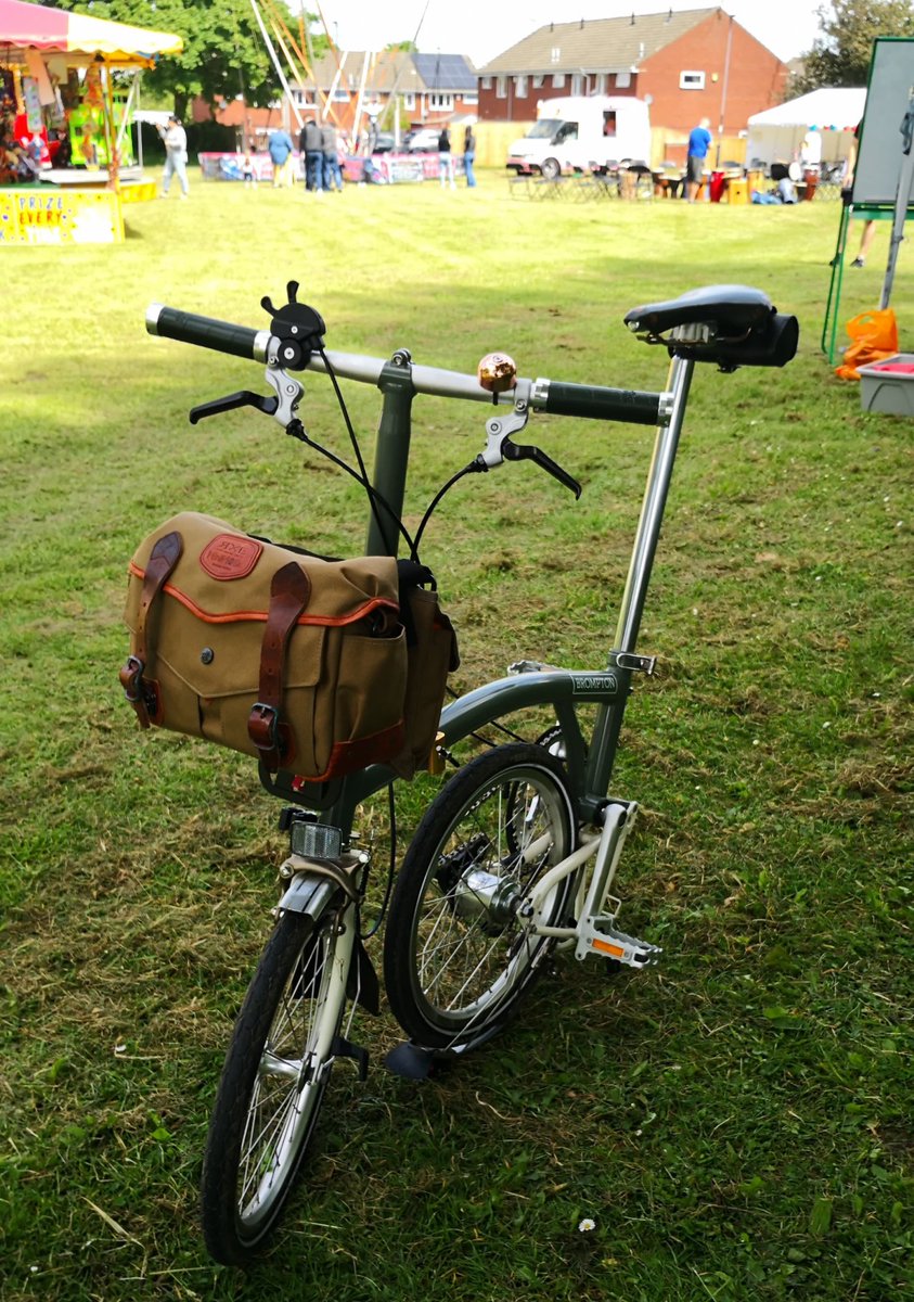BIKEgangUK's tweet photo. https://t.co/tDWjBGqsUK
Jubilee party with British B :)
@kingston park
#BIKEgangGroup #TYBLR #RXExMiniMODs #StreetHunter
#Brompton #BIKEgang #BromptonLife #BromptonMODs #BromptonSociety #MyBrompton #BromptonWorldTravellers https://t.co/wOyfCmydeA