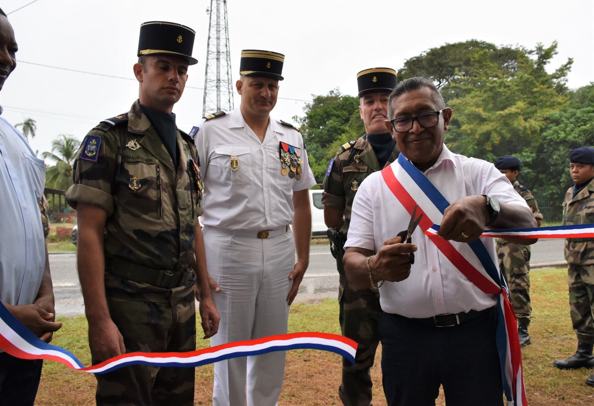 RSMA_Gy's tweet photo. #Inauguration le 2/06 de la chapelle Trou-Poisson à @CIracoubo suite au chantier de rénovation mené par une 15aine de volontaires stagiaires de la #formationpro Agent de prévention et de #sécurité. Un chantier BTP qui a permis de renforcer la cohésion et à certains de se révéler https://t.co/9t3ruHZ9AY