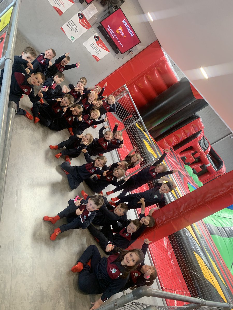 kilbehennyns's tweet photo. Infant School Tour @AirtasticIre https://t.co/2xiQJcX8Wz